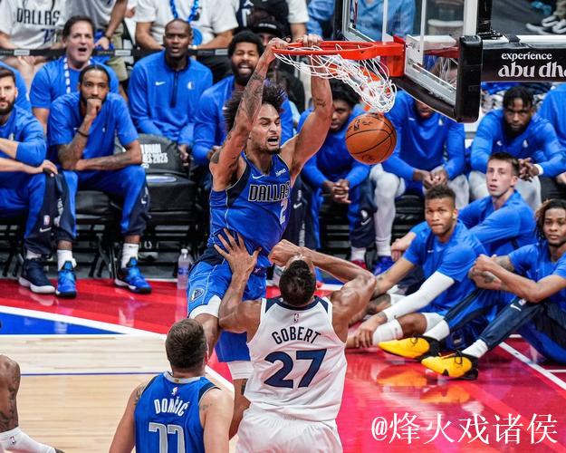 戈贝尔全场出战35分钟，13中11得到24分14板1助攻2抢断1盖帽